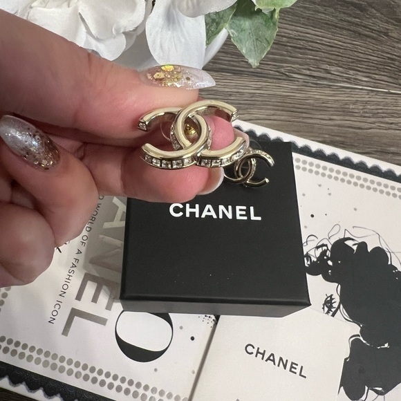 Chanel 2023 Gold Crystal CC Stud Earrings - Picture 3 of 9